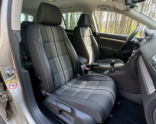 Бежевый Фольксваген Гольф, объемом двигателя 1.6 л и пробегом 240 тыс. км за 8700 $, фото 34 на Automoto.ua