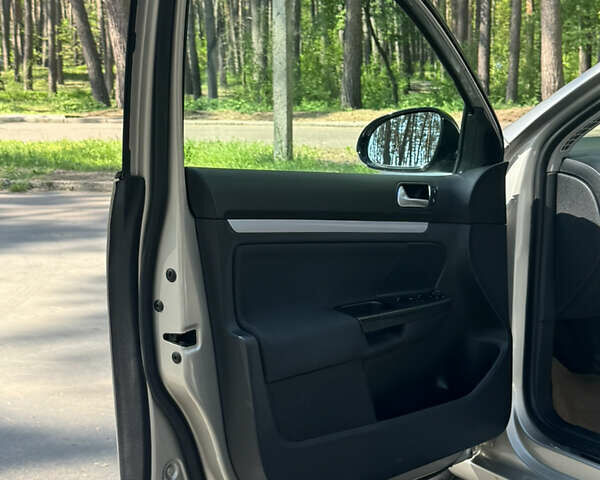 Бежевый Фольксваген Гольф, объемом двигателя 1.6 л и пробегом 240 тыс. км за 8700 $, фото 14 на Automoto.ua