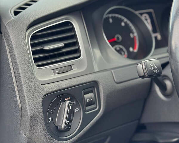 Бежевый Фольксваген Гольф, объемом двигателя 1.6 л и пробегом 215 тыс. км за 11300 $, фото 16 на Automoto.ua