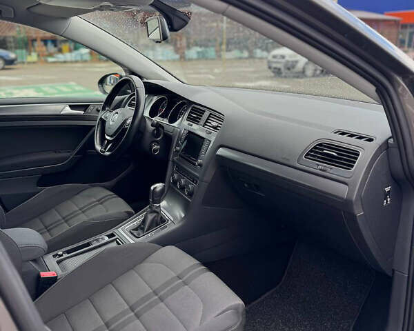 Бежевый Фольксваген Гольф, объемом двигателя 1.6 л и пробегом 215 тыс. км за 11300 $, фото 24 на Automoto.ua