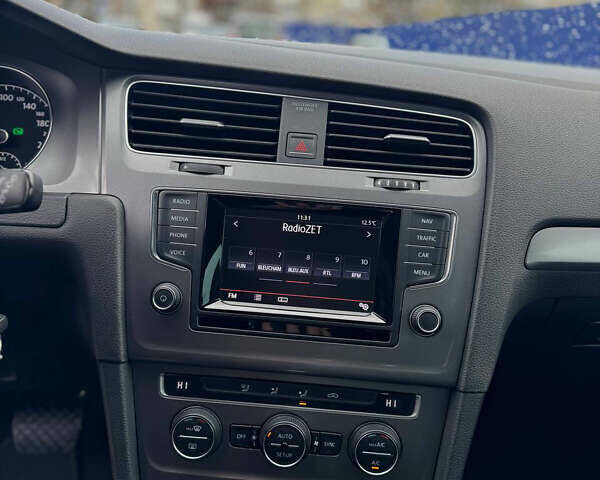 Бежевый Фольксваген Гольф, объемом двигателя 1.6 л и пробегом 215 тыс. км за 11300 $, фото 12 на Automoto.ua