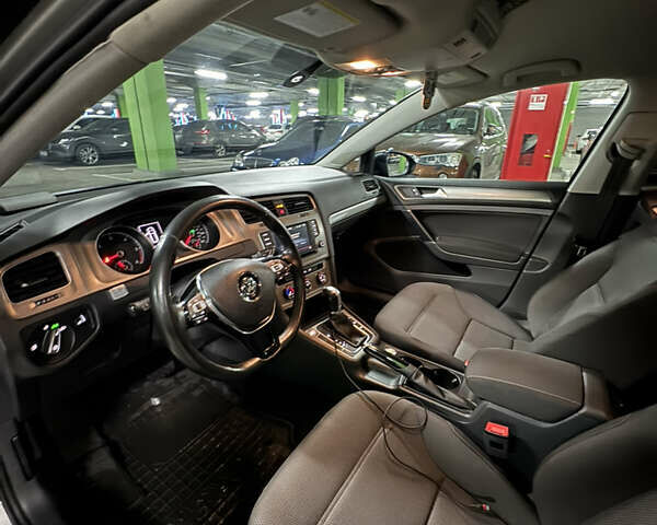 Бежевый Фольксваген Гольф, объемом двигателя 1.97 л и пробегом 157 тыс. км за 12999 $, фото 20 на Automoto.ua