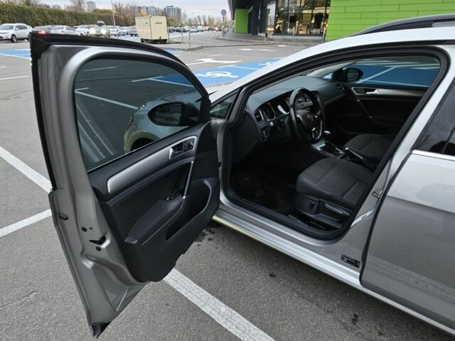 Бежевый Фольксваген Гольф, объемом двигателя 2 л и пробегом 101 тыс. км за 13500 $, фото 6 на Automoto.ua