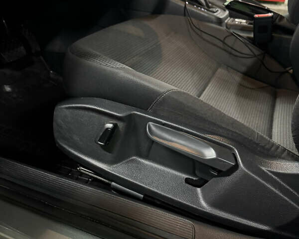 Бежевый Фольксваген Гольф, объемом двигателя 1.97 л и пробегом 157 тыс. км за 12999 $, фото 15 на Automoto.ua