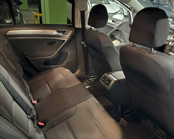 Бежевый Фольксваген Гольф, объемом двигателя 1.97 л и пробегом 157 тыс. км за 12999 $, фото 14 на Automoto.ua