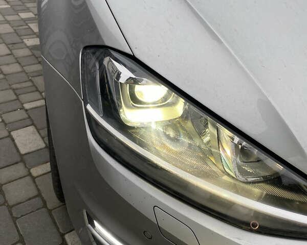 Бежевый Фольксваген Гольф, объемом двигателя 1.4 л и пробегом 265 тыс. км за 11200 $, фото 7 на Automoto.ua