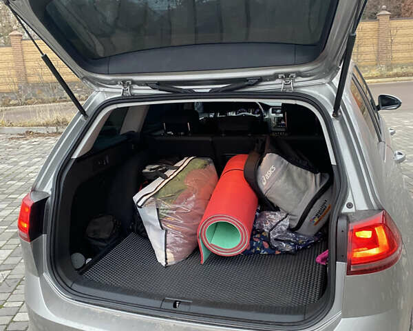 Бежевый Фольксваген Гольф, объемом двигателя 1.4 л и пробегом 265 тыс. км за 11200 $, фото 8 на Automoto.ua