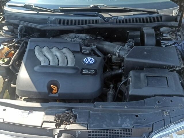 Фольксваген Гольф 2001 у Кропивницькому (Кіровограді) на Automoto.ua Чорний Фольксваген Гольф, об'ємом двигуна 2 л та пробігом 225 тис. км за 4650 $, фото 8 на Automoto.ua