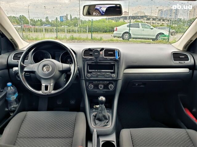 Черный Фольксваген Гольф, объемом двигателя 0 л и пробегом 261 тыс. км за 8600 $, фото 16 на Automoto.ua