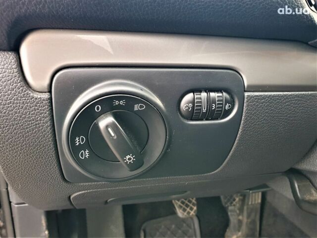 Черный Фольксваген Гольф, объемом двигателя 0 л и пробегом 261 тыс. км за 8600 $, фото 17 на Automoto.ua