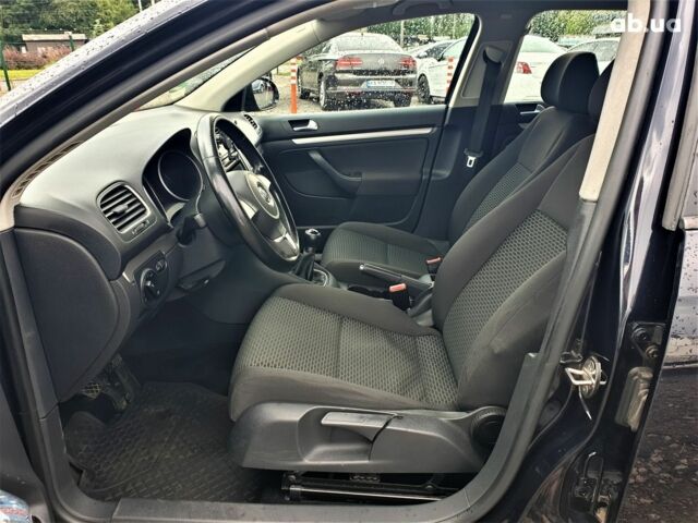 Черный Фольксваген Гольф, объемом двигателя 0 л и пробегом 261 тыс. км за 8600 $, фото 8 на Automoto.ua