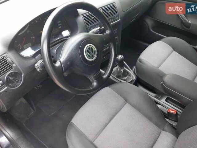 Черный Фольксваген Гольф, объемом двигателя 1.9 л и пробегом 255 тыс. км за 1000 $, фото 3 на Automoto.ua