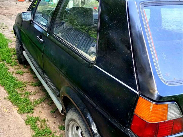 Черный Фольксваген Гольф, объемом двигателя 1.6 л и пробегом 250 тыс. км за 850 $, фото 7 на Automoto.ua