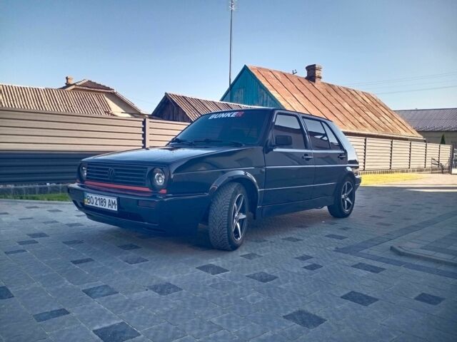 Черный Фольксваген Гольф, объемом двигателя 1.6 л и пробегом 400 тыс. км за 2300 $, фото 10 на Automoto.ua