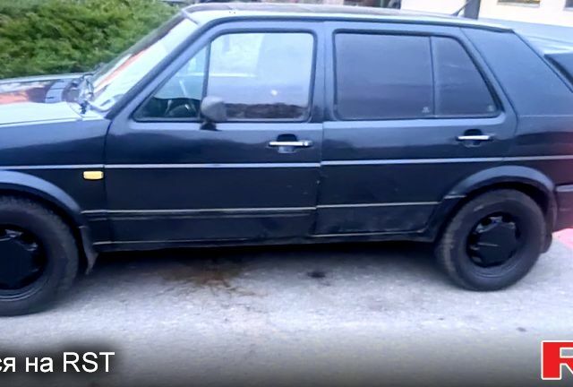 Черный Фольксваген Гольф, объемом двигателя 1.8 л и пробегом 1000 тыс. км за 1500 $, фото 9 на Automoto.ua