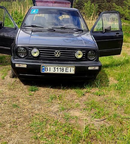 Черный Фольксваген Гольф, объемом двигателя 1.8 л и пробегом 1000 тыс. км за 1500 $, фото 8 на Automoto.ua