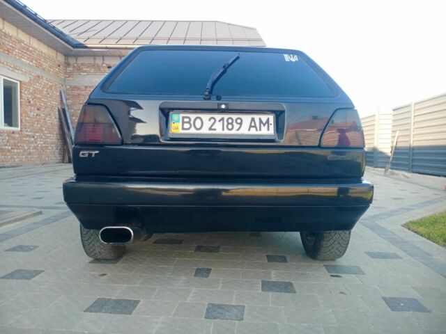 Черный Фольксваген Гольф, объемом двигателя 1.6 л и пробегом 400 тыс. км за 2300 $, фото 7 на Automoto.ua