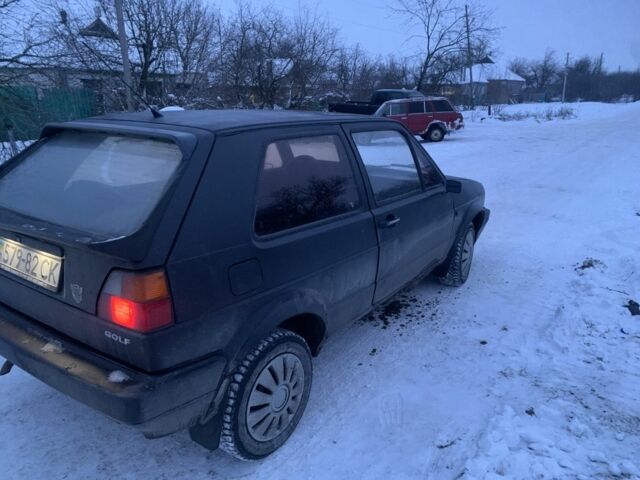 Черный Фольксваген Гольф, объемом двигателя 1.6 л и пробегом 300 тыс. км за 809 $, фото 4 на Automoto.ua