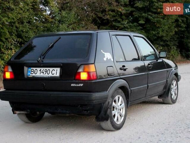 Черный Фольксваген Гольф, объемом двигателя 1.58 л и пробегом 288 тыс. км за 1200 $, фото 1 на Automoto.ua