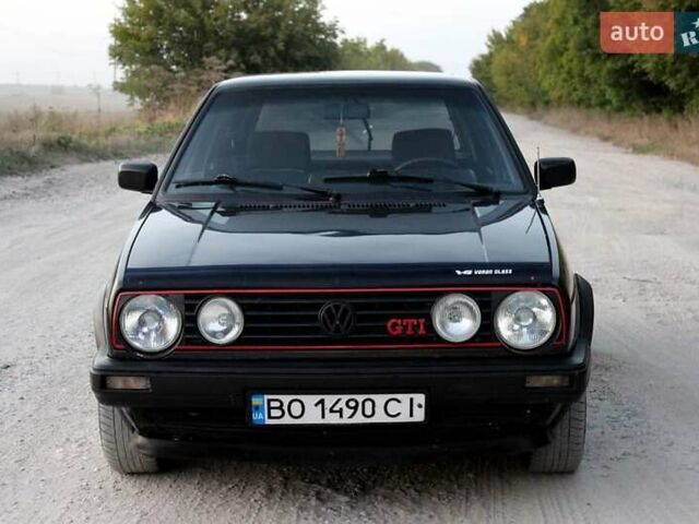 Черный Фольксваген Гольф, объемом двигателя 1.58 л и пробегом 288 тыс. км за 1200 $, фото 7 на Automoto.ua