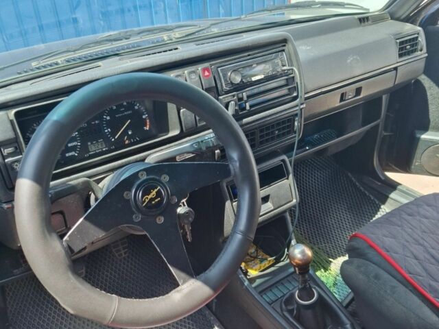 Чорний Фольксваген Гольф, об'ємом двигуна 1.8 л та пробігом 379 тис. км за 1550 $, фото 6 на Automoto.ua