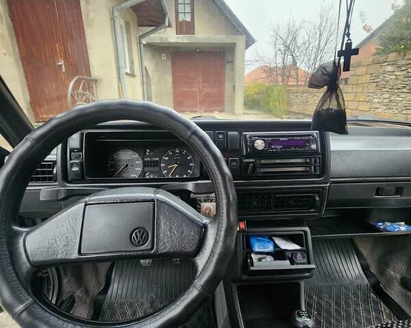 Черный Фольксваген Гольф, объемом двигателя 1.27 л и пробегом 485 тыс. км за 2100 $, фото 7 на Automoto.ua