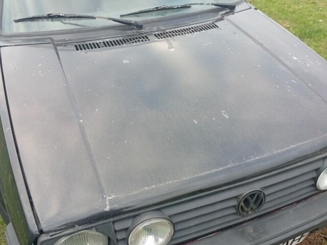 Черный Фольксваген Гольф, объемом двигателя 1 л и пробегом 250 тыс. км за 800 $, фото 3 на Automoto.ua