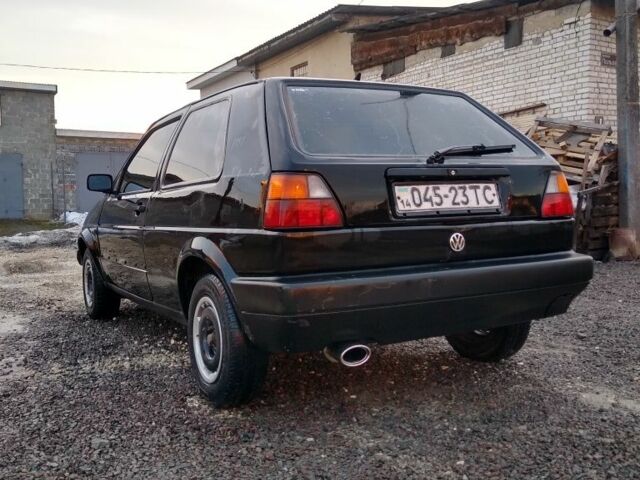 Черный Фольксваген Гольф, объемом двигателя 1.8 л и пробегом 230 тыс. км за 1200 $, фото 3 на Automoto.ua