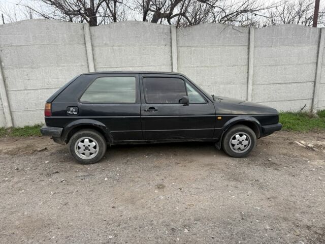 Черный Фольксваген Гольф, объемом двигателя 1.3 л и пробегом 211 тыс. км за 850 $, фото 1 на Automoto.ua