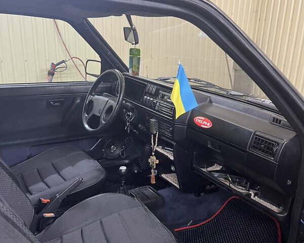 Черный Фольксваген Гольф, объемом двигателя 1.78 л и пробегом 300 тыс. км за 2150 $, фото 8 на Automoto.ua