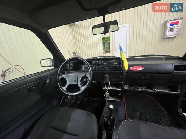 Черный Фольксваген Гольф, объемом двигателя 1.78 л и пробегом 300 тыс. км за 2150 $, фото 10 на Automoto.ua