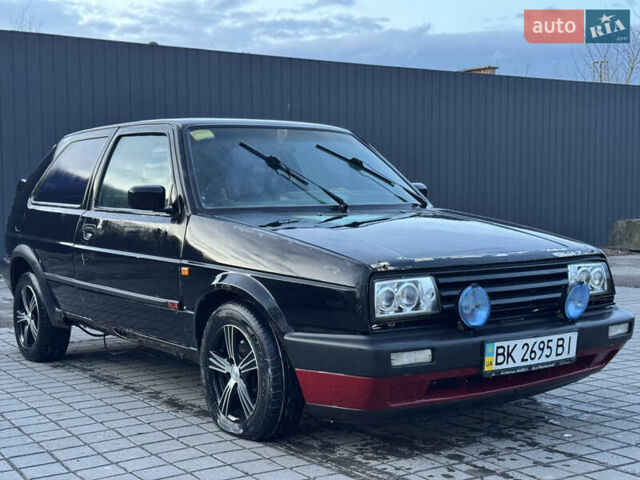 Черный Фольксваген Гольф, объемом двигателя 1.8 л и пробегом 100 тыс. км за 1000 $, фото 5 на Automoto.ua