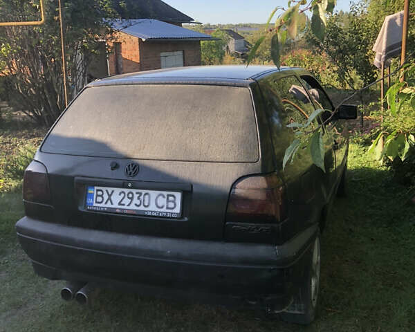 Черный Фольксваген Гольф, объемом двигателя 1.39 л и пробегом 233 тыс. км за 1100 $, фото 5 на Automoto.ua