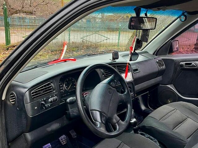 Фольксваген Гольф 1992 у Києві на Automoto.ua Чорний Фольксваген Гольф, об'ємом двигуна 1.8 л та пробігом 0 тис. км за 2000 $, фото 3 на Automoto.ua