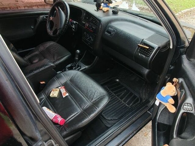 Черный Фольксваген Гольф, объемом двигателя 1.9 л и пробегом 170 тыс. км за 3000 $, фото 3 на Automoto.ua