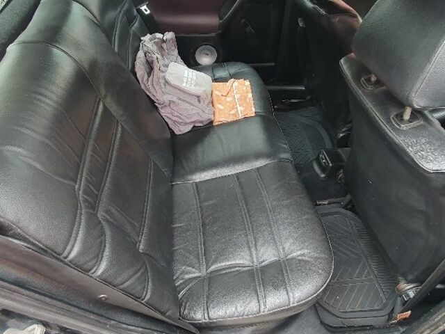 Черный Фольксваген Гольф, объемом двигателя 1.9 л и пробегом 170 тыс. км за 3000 $, фото 5 на Automoto.ua