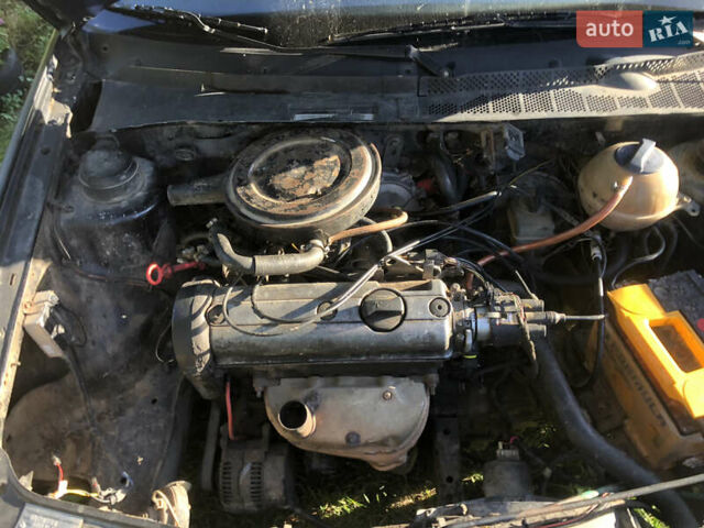 Черный Фольксваген Гольф, объемом двигателя 1.39 л и пробегом 233 тыс. км за 1100 $, фото 7 на Automoto.ua