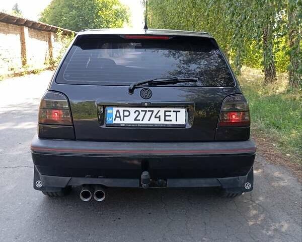 Черный Фольксваген Гольф, объемом двигателя 1.78 л и пробегом 365 тыс. км за 3700 $, фото 1 на Automoto.ua