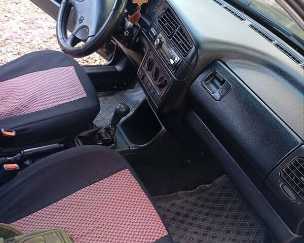 Фольксваген Гольф 1993 в Зборов на Automoto.ua Черный Фольксваген Гольф, объемом двигателя 1.6 л и пробегом 288 тыс. км за 1800 $, фото 5 на Automoto.ua
