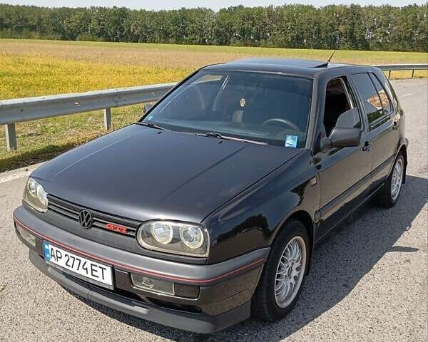 Черный Фольксваген Гольф, объемом двигателя 1.78 л и пробегом 365 тыс. км за 3700 $, фото 4 на Automoto.ua