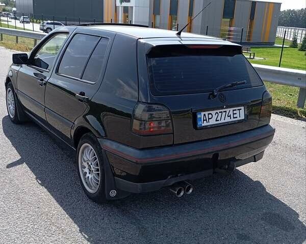 Черный Фольксваген Гольф, объемом двигателя 1.78 л и пробегом 365 тыс. км за 3700 $, фото 3 на Automoto.ua