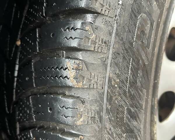 Черный Фольксваген Гольф, объемом двигателя 1.6 л и пробегом 280 тыс. км за 2900 $, фото 32 на Automoto.ua