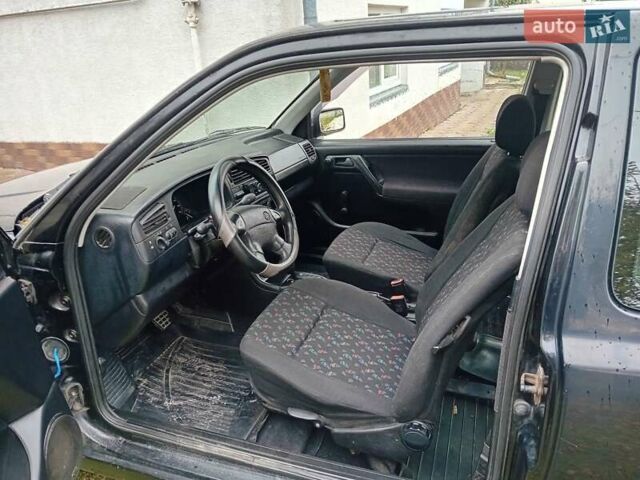 Черный Фольксваген Гольф, объемом двигателя 1.8 л и пробегом 210 тыс. км за 2000 $, фото 7 на Automoto.ua