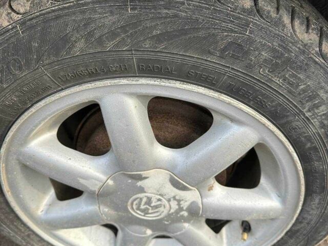 Черный Фольксваген Гольф, объемом двигателя 1.6 л и пробегом 280 тыс. км за 800 $, фото 7 на Automoto.ua