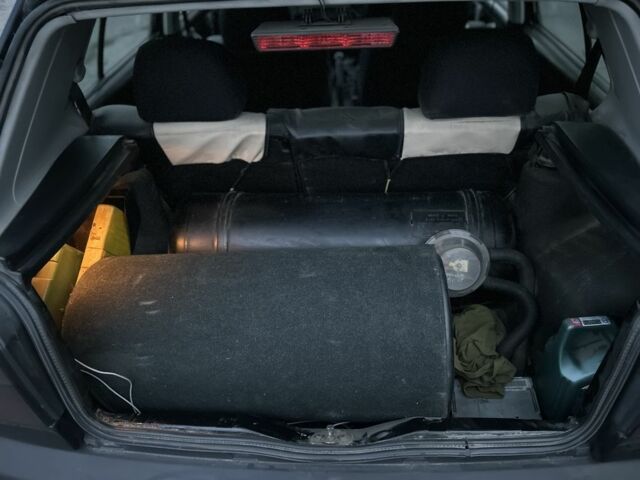 Черный Фольксваген Гольф, объемом двигателя 1.8 л и пробегом 500 тыс. км за 2150 $, фото 3 на Automoto.ua