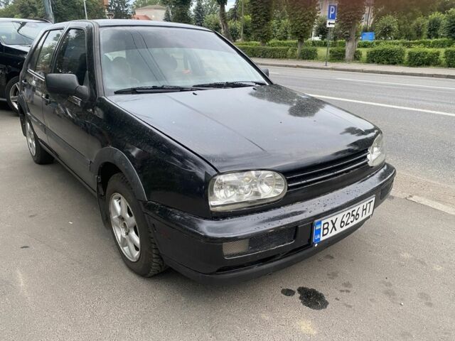 Черный Фольксваген Гольф, объемом двигателя 1.8 л и пробегом 290 тыс. км за 2500 $, фото 3 на Automoto.ua