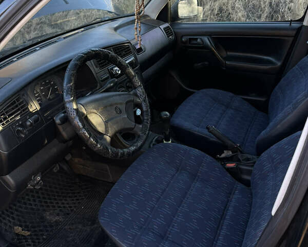 Черный Фольксваген Гольф, объемом двигателя 1.78 л и пробегом 169 тыс. км за 1600 $, фото 6 на Automoto.ua