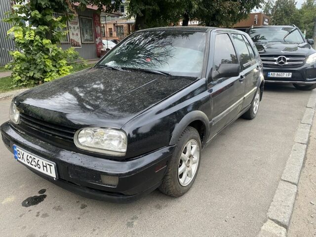 Черный Фольксваген Гольф, объемом двигателя 1.8 л и пробегом 290 тыс. км за 2500 $, фото 2 на Automoto.ua