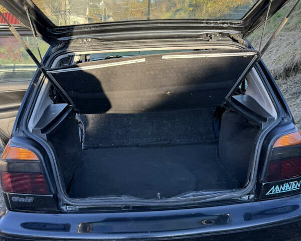 Черный Фольксваген Гольф, объемом двигателя 1.78 л и пробегом 169 тыс. км за 1600 $, фото 5 на Automoto.ua