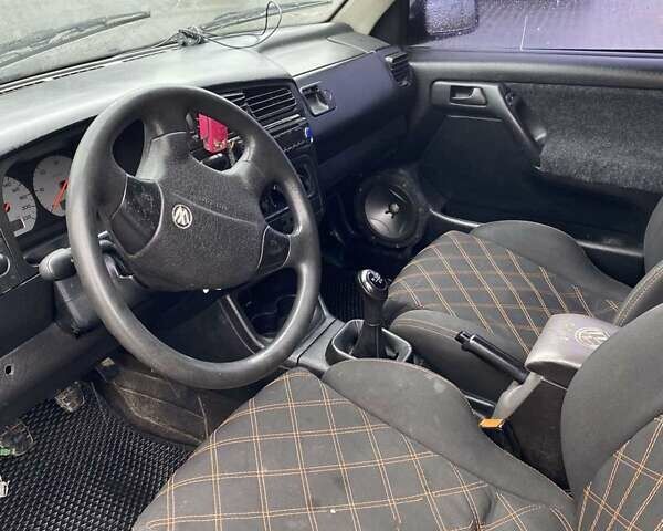 Черный Фольксваген Гольф, объемом двигателя 0 л и пробегом 320 тыс. км за 2600 $, фото 2 на Automoto.ua